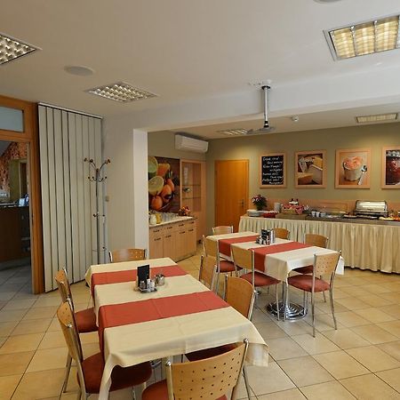Hotel Vaka Brno Exterior foto