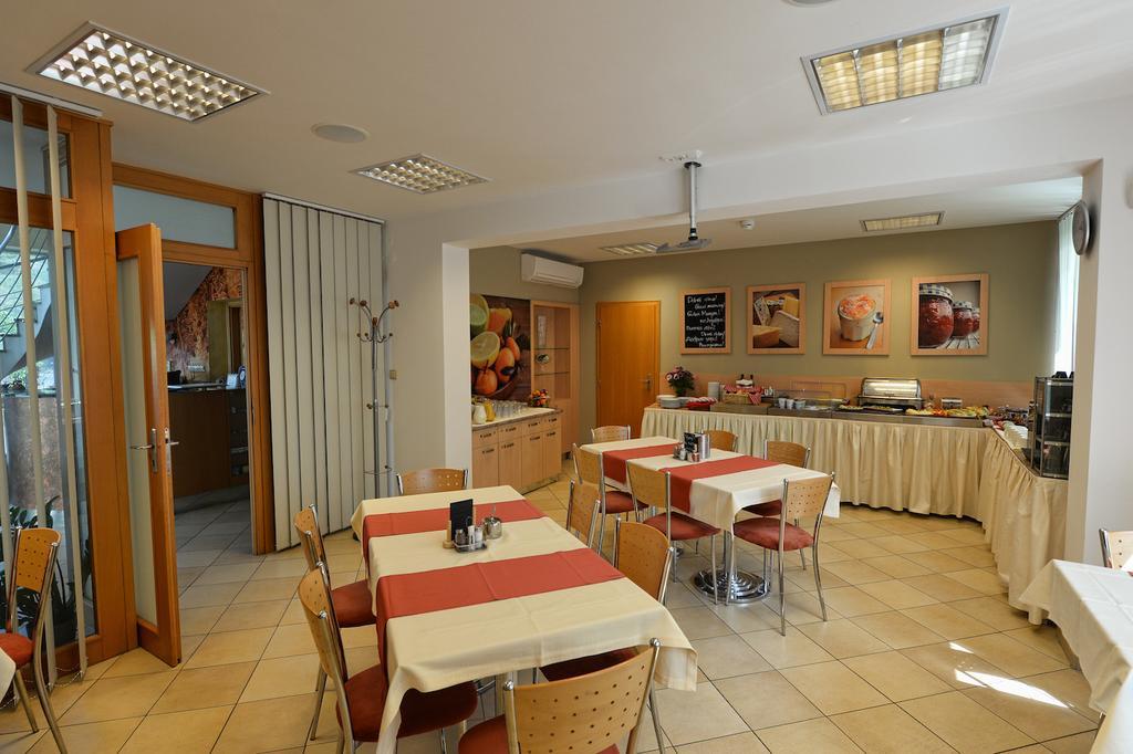 Hotel Vaka Brno Exterior foto