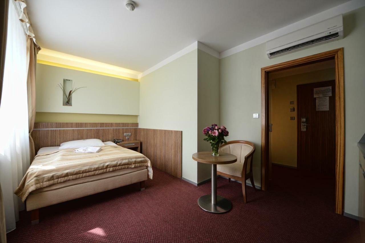 Hotel Vaka Brno Exterior foto